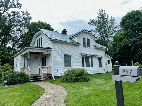 957 E 29th St, Erie, PA 16504