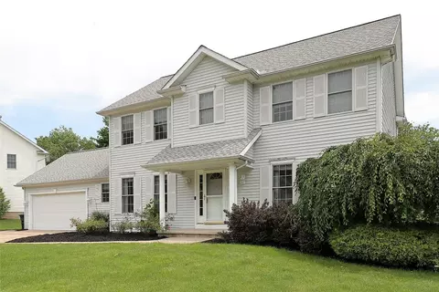 2933 Woodview Dr #118, Erie, PA 16506