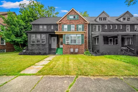 1035 Priestley Ave, Erie, PA 16511