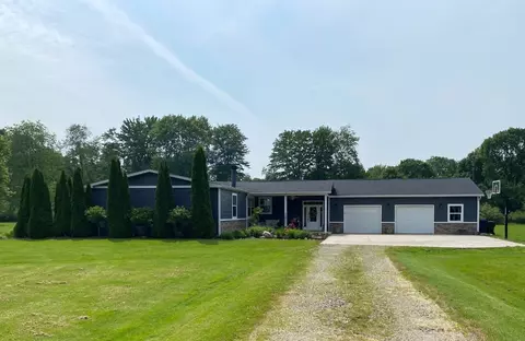 7097 Leach Rd, Conneaut Lake, PA 16316