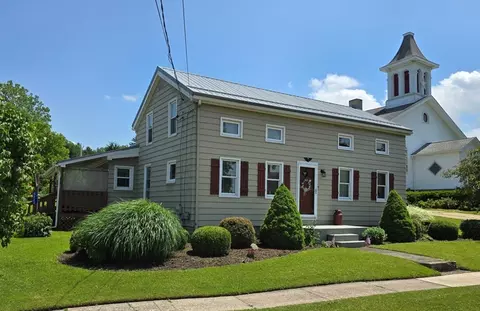 5023 N Main St, Mckean, PA 16426