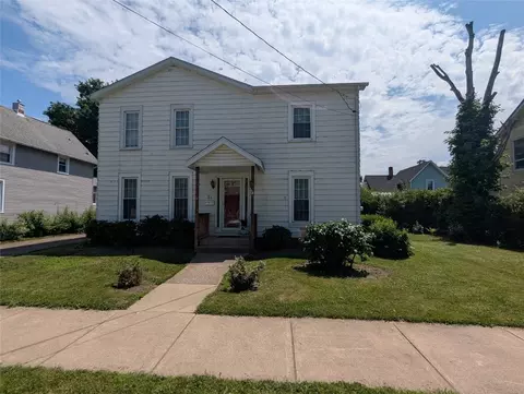 21 Poplar St, North East, PA 16428