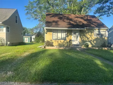 3708 Oakwood St, Erie, PA 16508