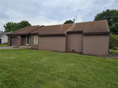 204 Stonehaven Dr, Edinboro, PA 16412