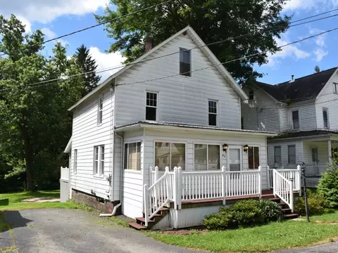 87 Echnoz Ave, Meadville, PA 16335