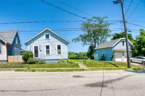 1038 Queen St, Erie, PA 16507