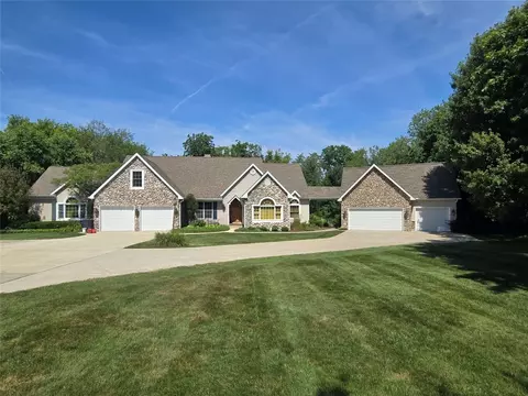 114 Hunters Creek Dr, Millcreek, PA 16509