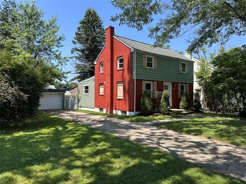 3010 Oakwood St, Erie, PA 16508