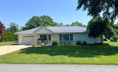 3997 Markwood Dr, Erie, PA 16510