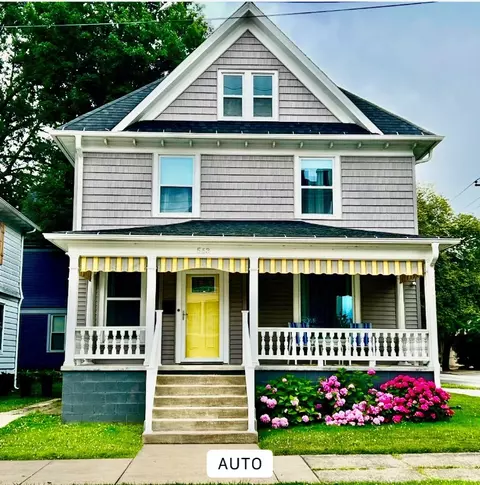 563 W 9th St, Erie, PA 16502