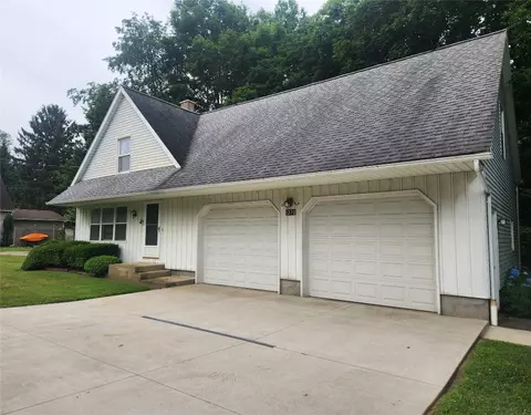 1370 Avonia Rd, Fairview, PA 16415