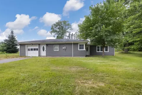 10220 Barton Rd, Waterford, PA 16441