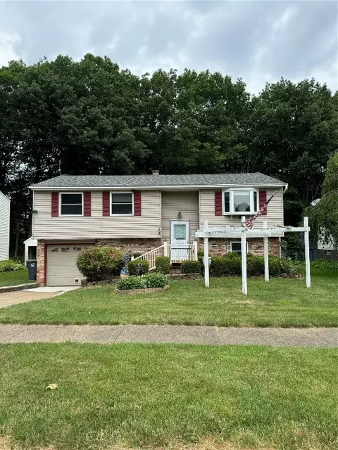 2108 Delphos Dr, Erie, PA 16509