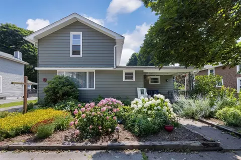 9 E Division St, North East, PA 16428
