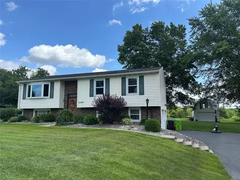 12460 Leslie Rd, Meadville, PA 16335