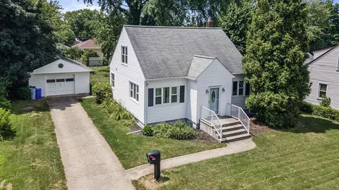 2912 Hampton Rd, Erie, PA 16508