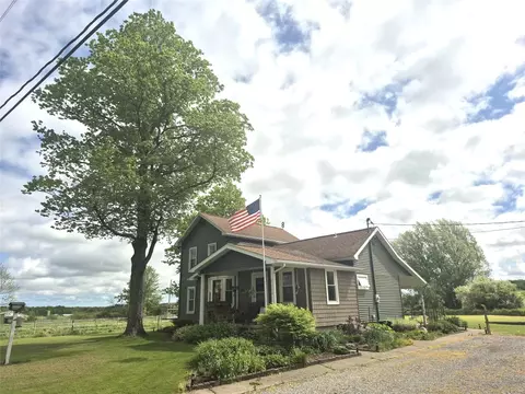 23754 S Beaver Rd, Springboro, PA 16435