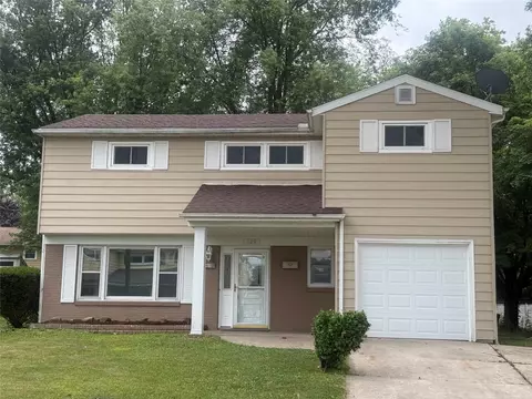 629 Pin Oak Dr, Erie, PA 16510