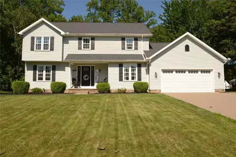 225 Oak Tree Ct, Erie, PA 16511