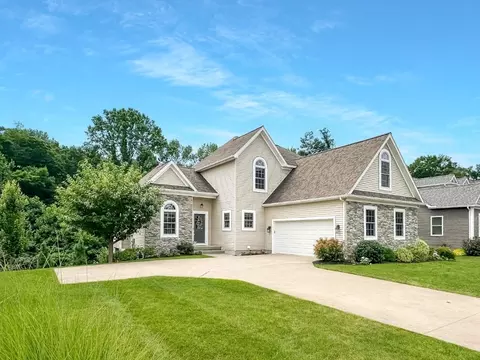 4871 S Wayside Dr, Erie, PA 16505