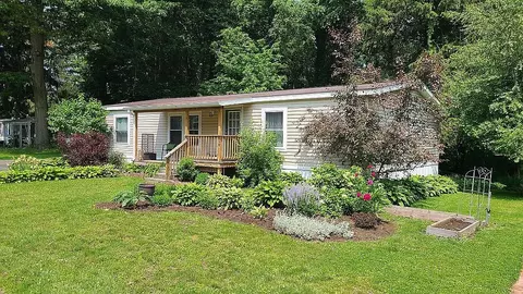 700 Culbertson Dr, Lake City, PA 16423