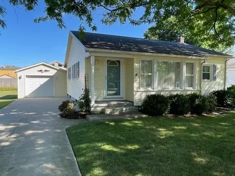 7383 Chestnut St, Fairview, PA 16415