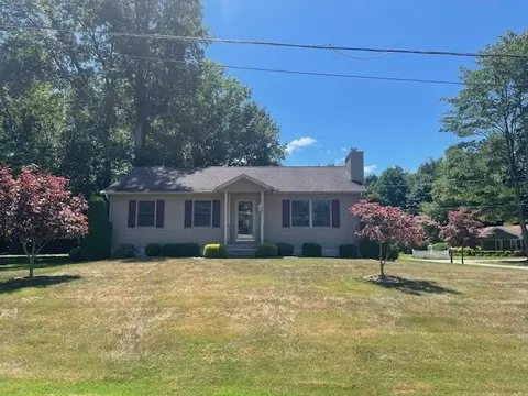 16 Highland Dr, Albion, PA 16401