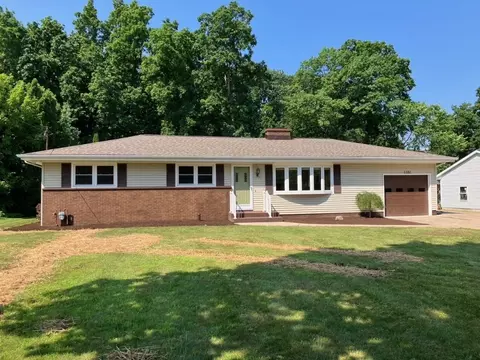 1202 Boyer Rd, Erie, PA 16511