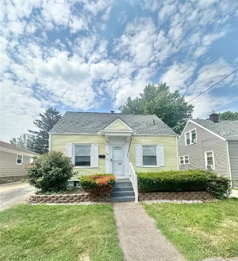2218 Bird Dr, Erie, PA 16510