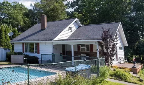 311 Clifton Dr, Erie, PA 16505