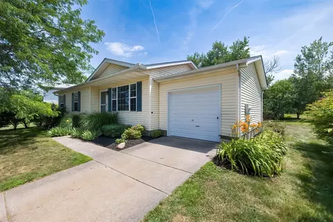 10335 Rose St, Lake City, PA 16423