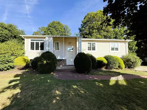 15697 Kings Dr, Meadville, PA 16335