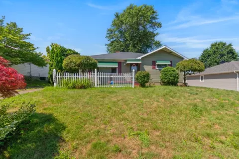 4236 Bird Dr, Erie, PA 16510