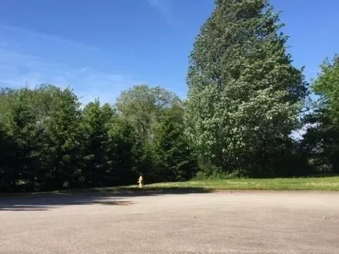 Hialeah Court, Erie, PA 16506