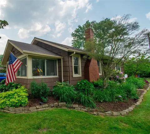 10868 Woodman St, Conneaut Lake, PA 16316