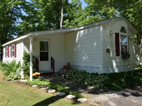 10365 Center Dr, Meadville, PA 16335