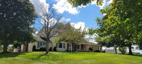 5233 California Rd, Mckean, PA 16426