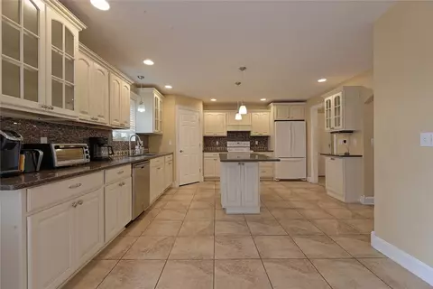 Kitchen - 2933 Hershey Rd, Erie, PA 16509 photo 2 of 5