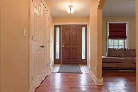 Entry Way - 2933 Hershey Rd, Erie, PA 16509 photo 1 of 2