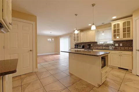 Kitchen - 2933 Hershey Rd, Erie, PA 16509 photo 4 of 5