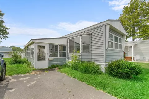2718 E Park Ln, Millcreek, PA 16506