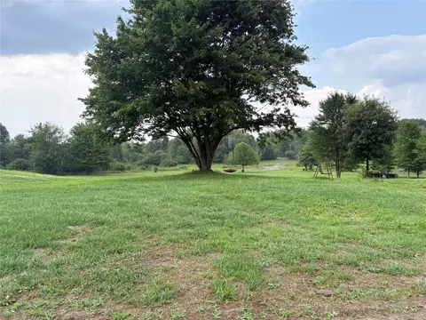 9749 9801 Moses Rd, Springboro, PA 16435