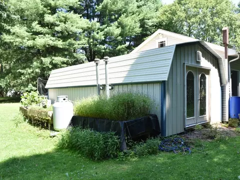 18882 Brakeshoe Rd, Meadville, PA 16335