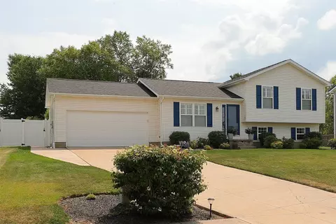 8719 Valley View Cir, Erie, PA 16509