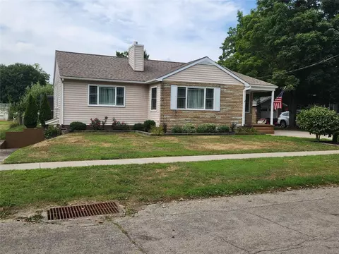 228 E 2nd St, Waterford, PA 16441