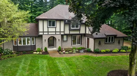 5403 Mintwood Ct, Erie, PA 16506