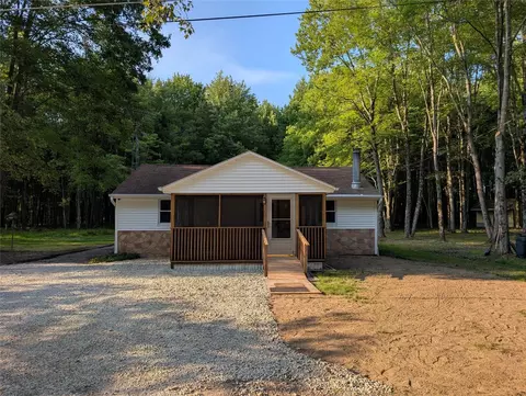 1364 Sioux Ln, Espyville, PA 16424