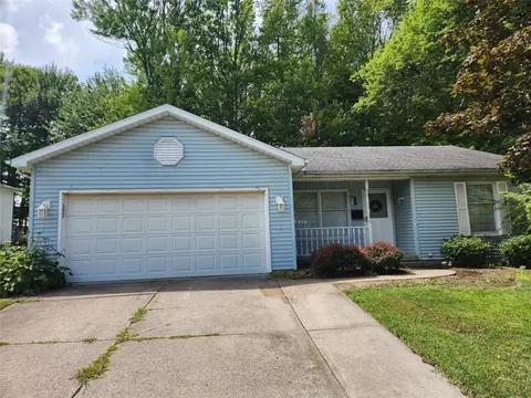 4010 Vista Dr, Erie, PA 16506