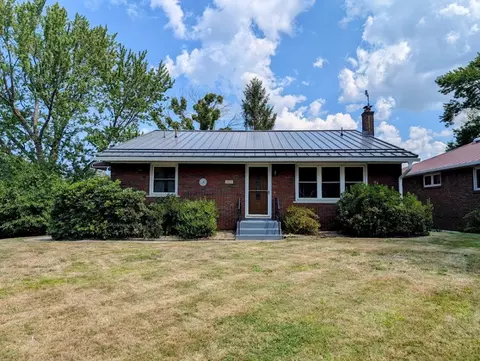 207 Lake Cliff Dr, Erie, PA 16511