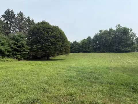 5031 Wolf Rd, Erie, PA 16505